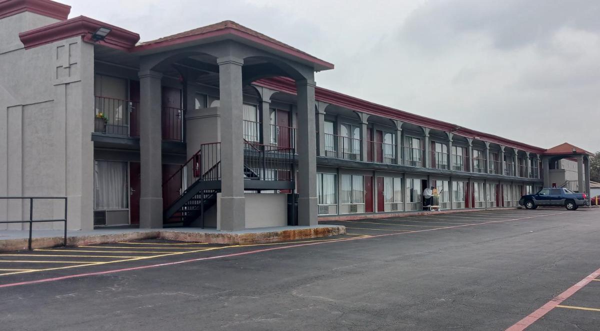 Days Inn by Wyndham Fort Worth West - main image