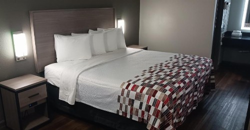 Days Inn by Wyndham Fort Worth West - image 2
