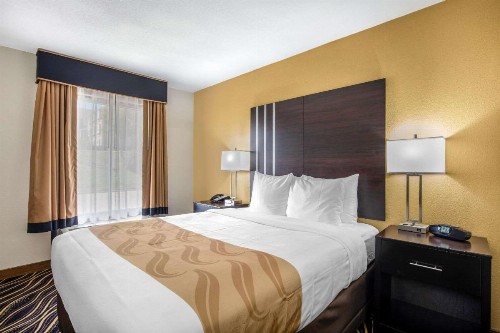 Quality Inn and Suites Cattle Baron - image 14