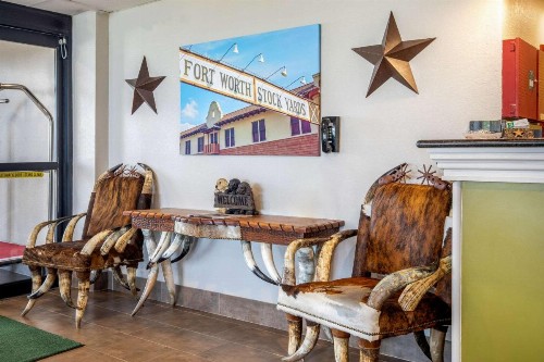 Quality Inn and Suites Cattle Baron - image 3