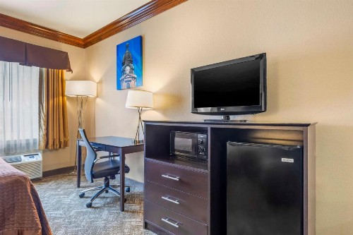 Best Western Fort Worth Inn and Suites - image 4