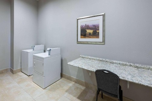 La Quinta by Wyndham Fort Worth - Lake Worth - image 27