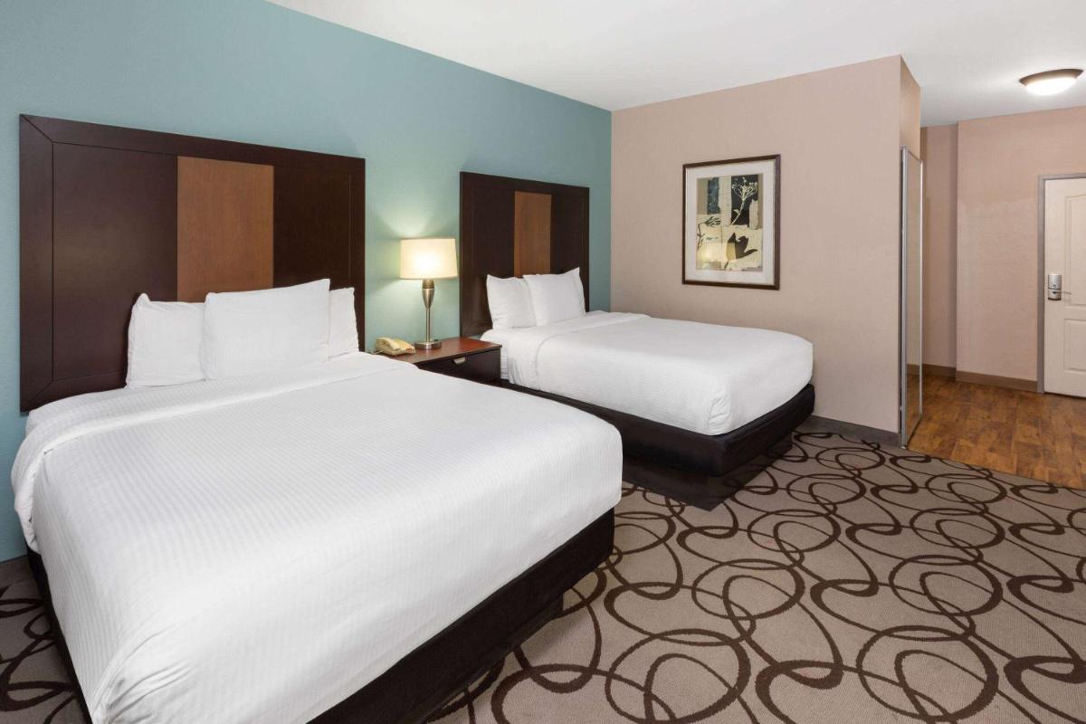 La Quinta by Wyndham Fort Worth - Lake Worth - image 5