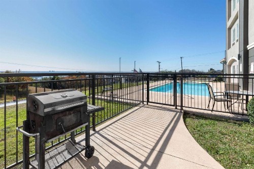 La Quinta by Wyndham Fort Worth - Lake Worth - image 8