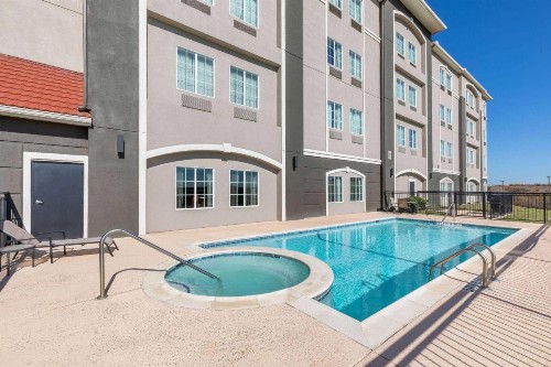 La Quinta by Wyndham Fort Worth - Lake Worth - image 9