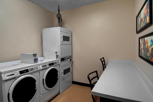 Fairfield Inn & Suites by Marriott Fort Worth I-30 West Near NAS JRB - image 40