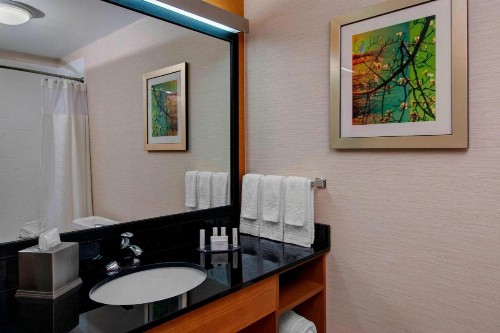 Fairfield Inn & Suites by Marriott Fort Worth I-30 West Near NAS JRB - image 5