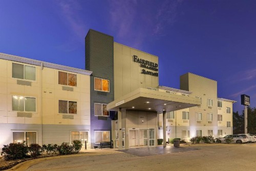 Fairfield Inn & Suites by Marriott Fort Worth I-30 West Near NAS JRB - image 6