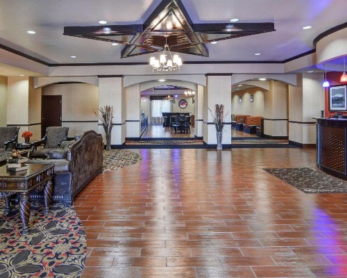 Comfort Suites Lake Worth - image 12