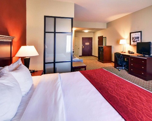 Comfort Suites Lake Worth - image 14