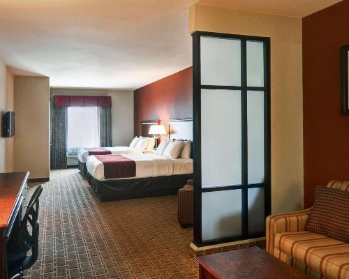 Comfort Suites Lake Worth - image 21