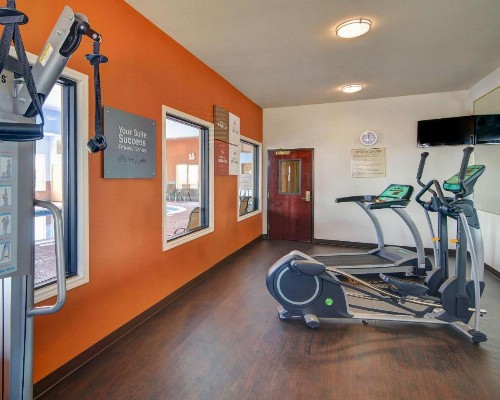 Comfort Suites Lake Worth - image 24