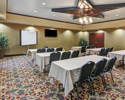 Comfort Suites Lake Worth - image 26