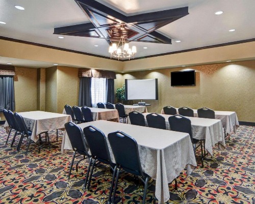 Comfort Suites Lake Worth - image 27