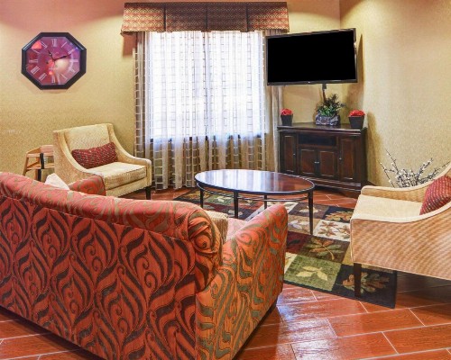 Comfort Suites Lake Worth - image 28