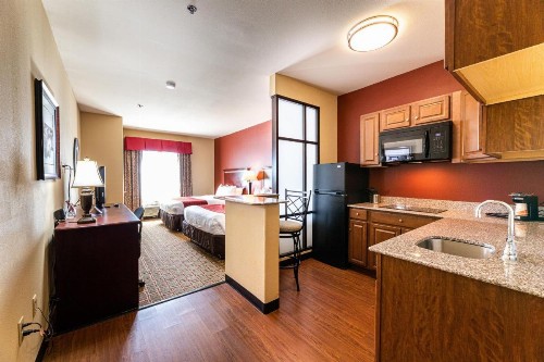 Comfort Suites Lake Worth - image 39
