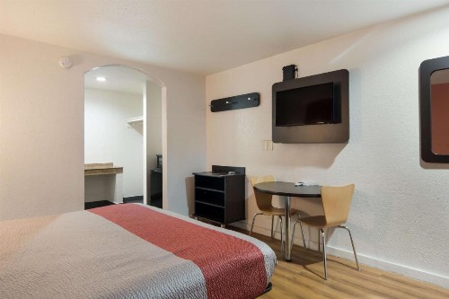 Motel 6-Fort Worth TX - Seminary - image 16