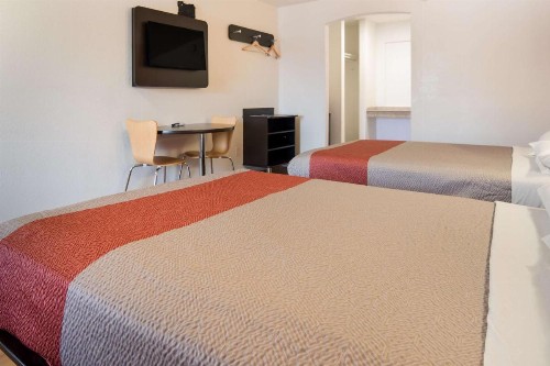 Motel 6-Fort Worth TX - Seminary - image 17