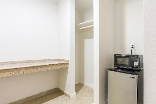 Motel 6-Fort Worth TX - Seminary - image 3