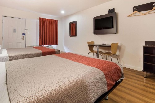 Motel 6-Fort Worth TX - Seminary - image 4