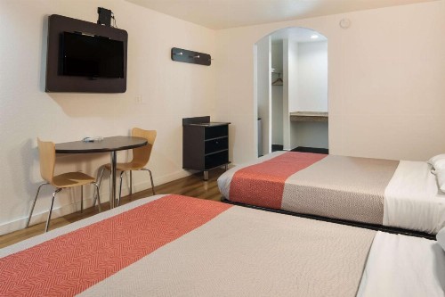 Motel 6-Fort Worth TX - Seminary - image 7