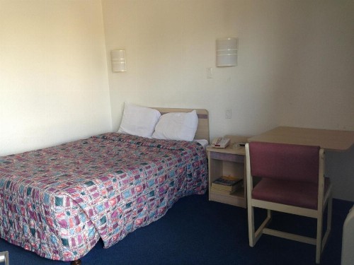 Relax Inn Forth Worth - image 11