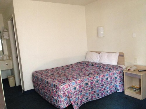 Relax Inn Forth Worth - image 13