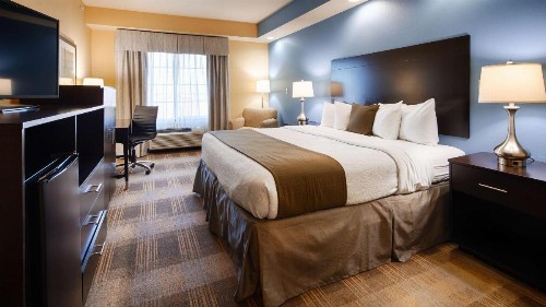 Best Western Plus Fort Worth Forest Hill Inn & Suites - image 2