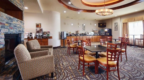 Best Western Plus Fort Worth Forest Hill Inn & Suites - image 5