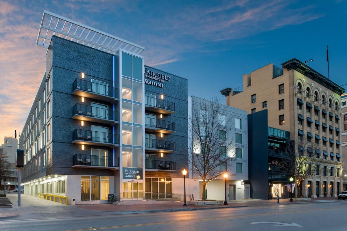 Fairfield Inn & Suites Fort Worth Downtown/Convention Center - image 3
