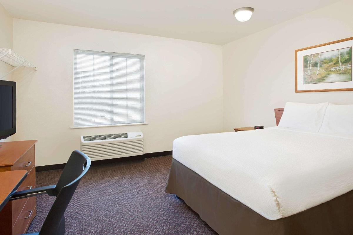 WoodSpring Suites Fort Worth Forest Hill - image 6