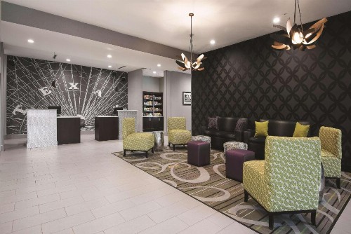 La Quinta Inn & Suites by Wyndham Fort Worth West I-30 - image 19