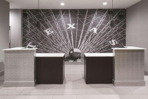 La Quinta Inn & Suites by Wyndham Fort Worth West I-30 - image 6