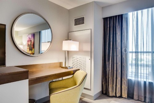 Hampton Inn & Suites Fort Worth Downtown - image 18