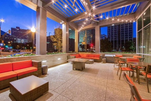 Hampton Inn & Suites Fort Worth Downtown - image 22