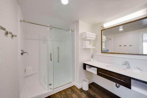 Hampton Inn & Suites Fort Worth Downtown - image 25