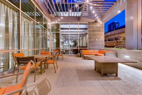 Hampton Inn & Suites Fort Worth Downtown - image 7