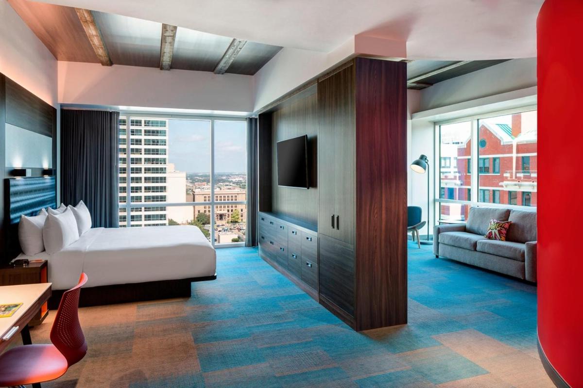 Aloft Fort Worth Downtown - image 5