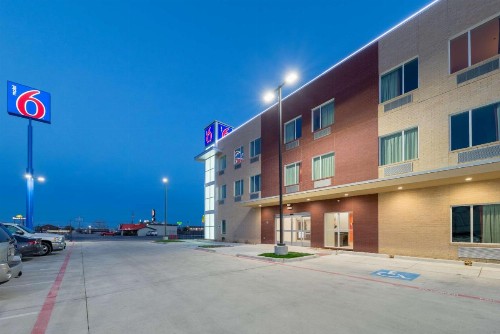 Motel 6-Fort Worth TX - Fort Worth Saginaw - image 8