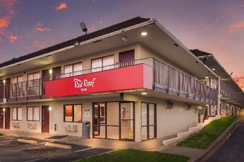Red Roof Inn Fort Worth South - image 9