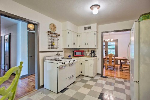 Pet-Friendly River District Home with Fire Pit! - image 7