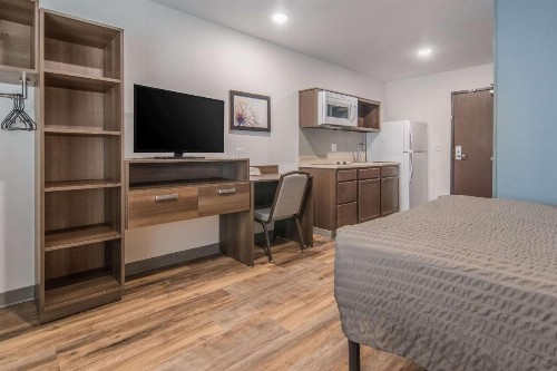 WoodSpring Suites North Ft Worth Alliance TX Speedway - image 10