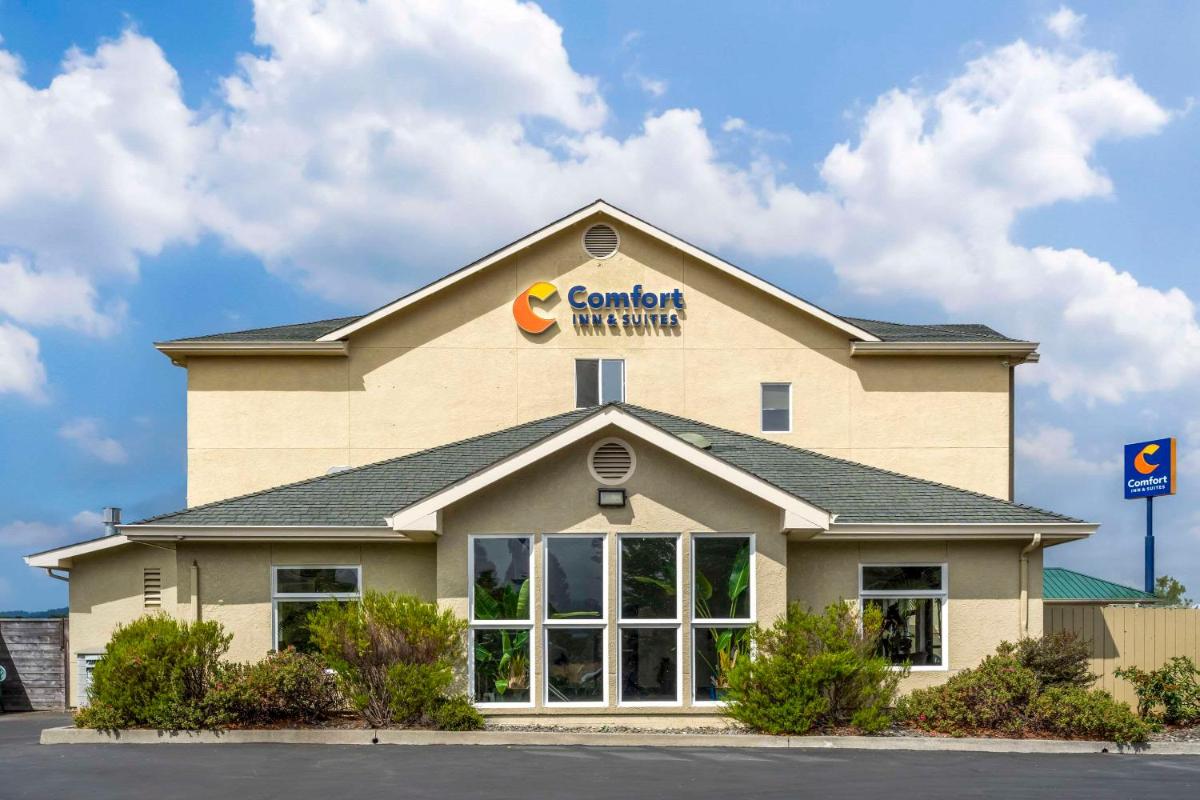 Comfort Inn & Suites Redwood Country - main image