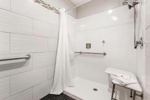 Comfort Inn & Suites Redwood Country - image 31