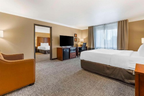 Comfort Inn & Suites Redwood Country - image 35