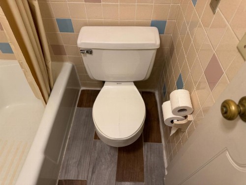 Country Club Inn & Suites - image 11