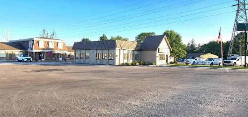 Country Club Inn & Suites - image 31