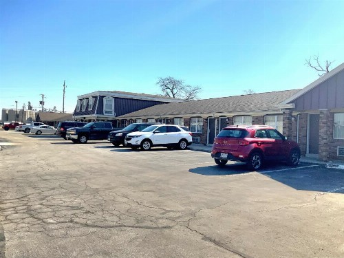 Country Club Inn & Suites - image 34