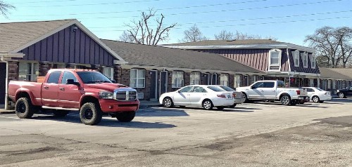 Country Club Inn & Suites - image 35