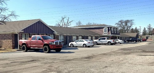 Country Club Inn & Suites - image 37